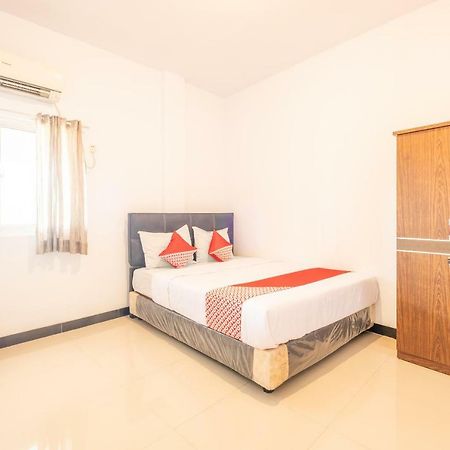 Oyo 863 Tenacity Guest House Syariah Сиребон Екстериор снимка