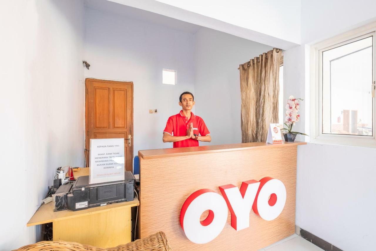 Oyo 863 Tenacity Guest House Syariah Сиребон Екстериор снимка