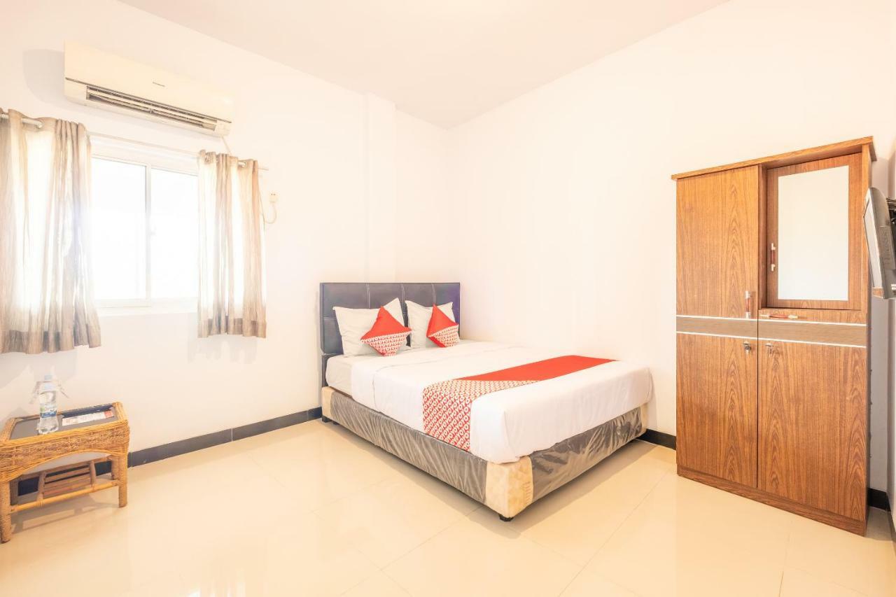Oyo 863 Tenacity Guest House Syariah Сиребон Екстериор снимка