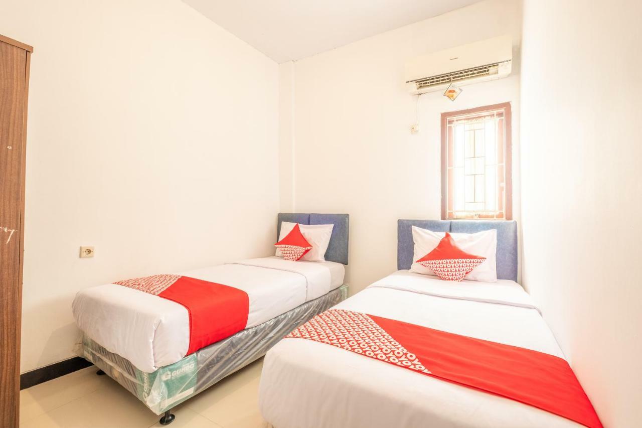 Oyo 863 Tenacity Guest House Syariah Сиребон Екстериор снимка