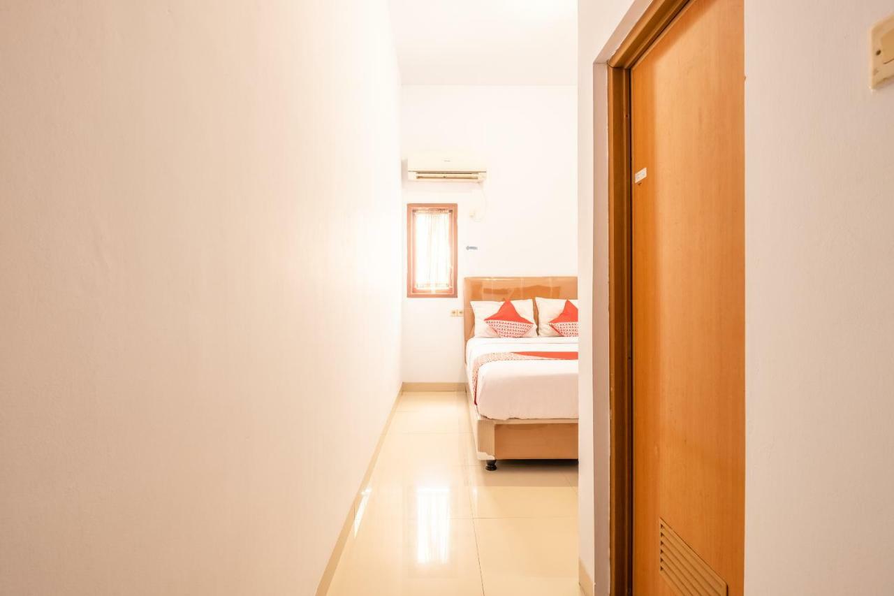 Oyo 863 Tenacity Guest House Syariah Сиребон Екстериор снимка