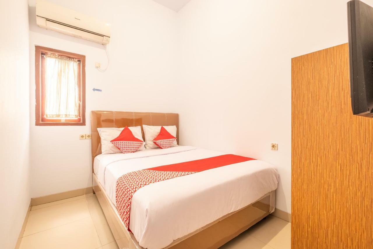 Oyo 863 Tenacity Guest House Syariah Сиребон Екстериор снимка