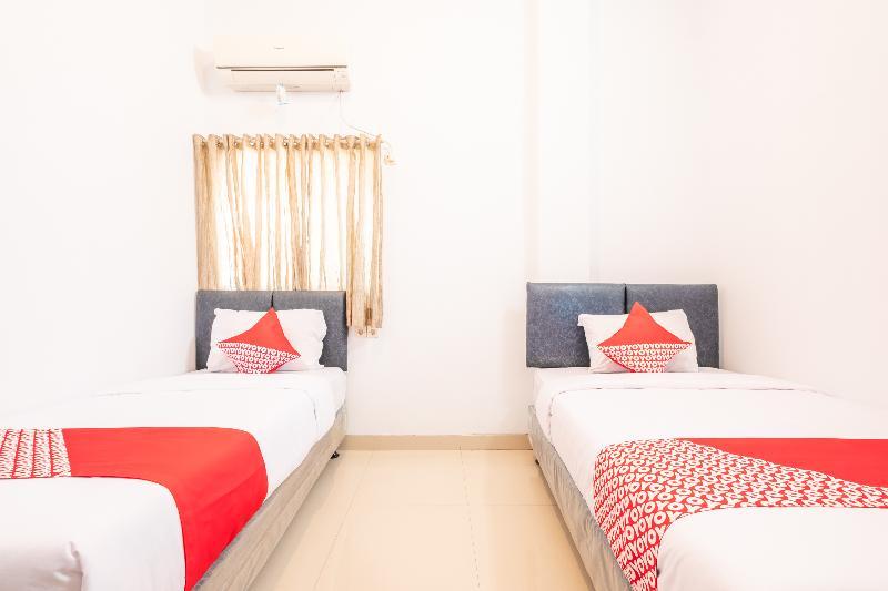 Oyo 863 Tenacity Guest House Syariah Сиребон Екстериор снимка